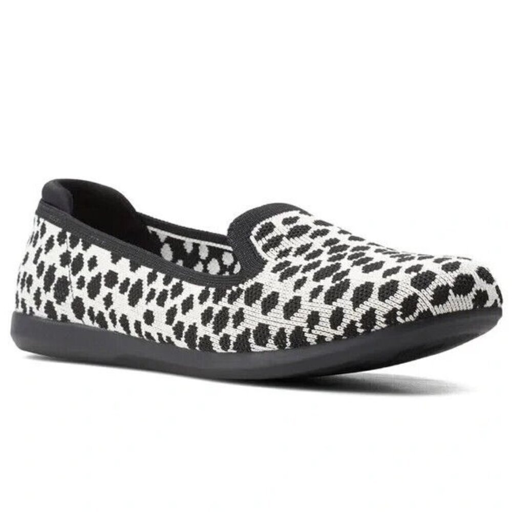 Clarks NWT Carly Dream Loafer White Interest Polka Dot Knit 6 W Soft NEW
